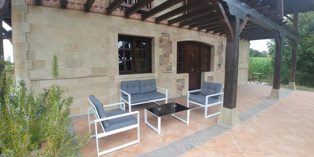 El Pozo Country house *