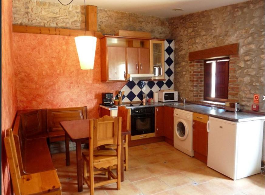 El Pozo Country house *
